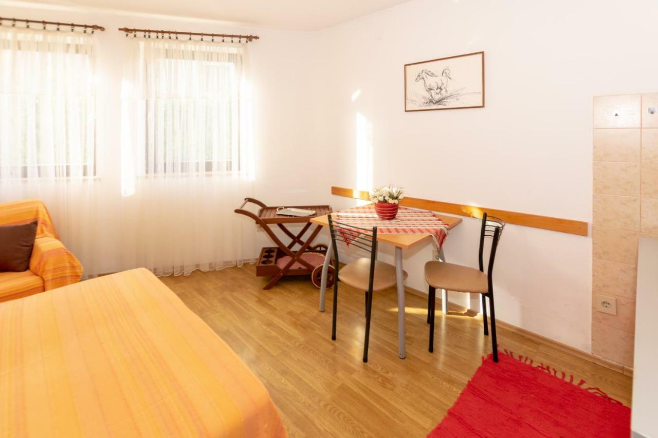 Apartments Mirjana بولا المظهر الخارجي الصورة