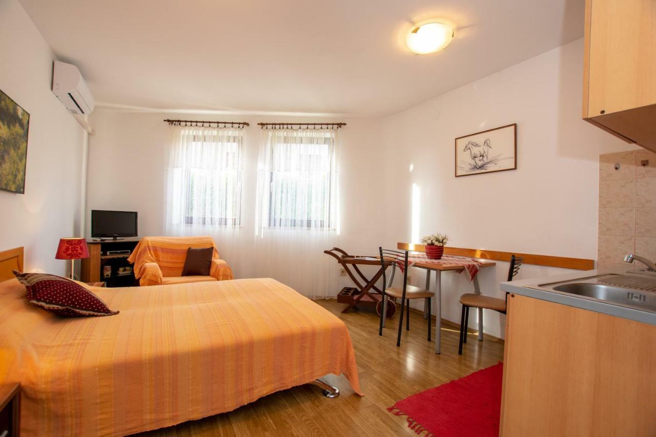 Apartments Mirjana بولا المظهر الخارجي الصورة